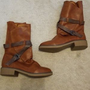 Cute brown boots